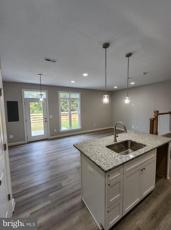 111 Coralyrose Ct - Photo 4 of 22