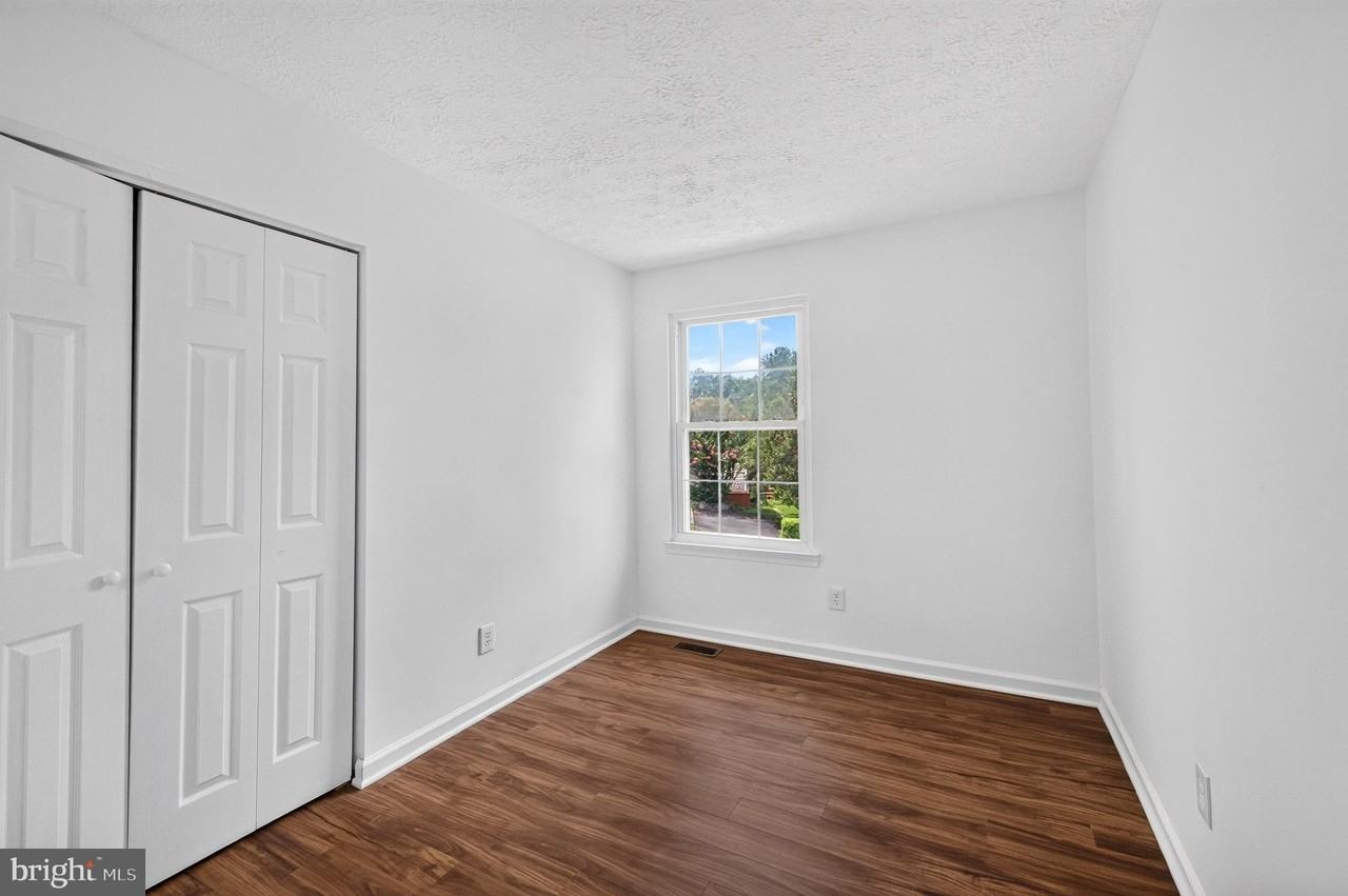 13296 Hollinger Ave - Photo 2 of 50