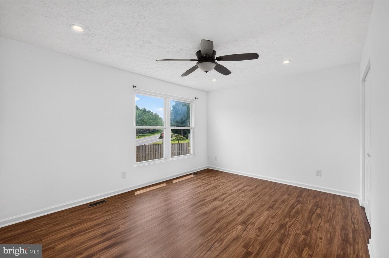 13296 Hollinger Ave - Photo 5 of 50