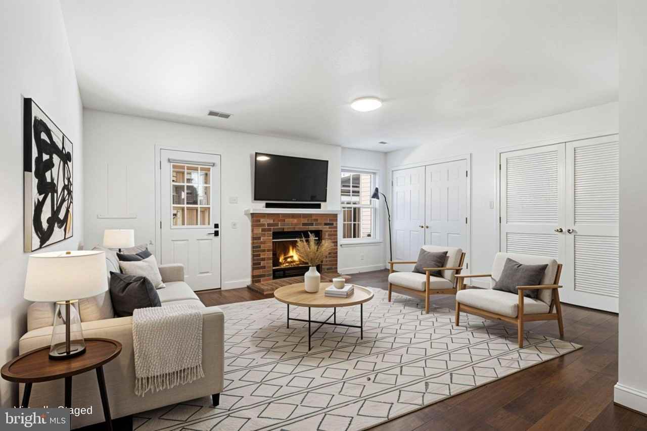 14214 Beddingfield Way - Photo 4 of 41
