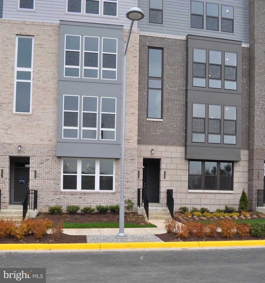 13424 Arrowbrook Centre Dr - Photo 2 of 30