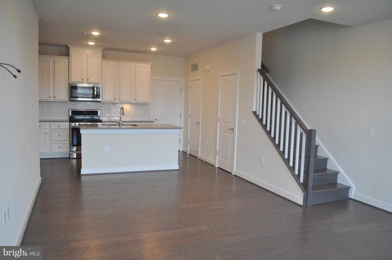 13424 Arrowbrook Centre Dr - Photo 3 of 30