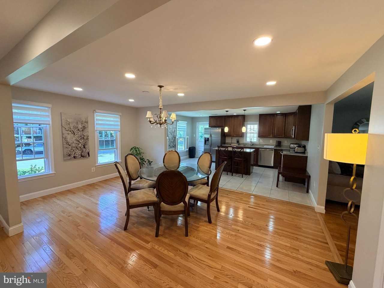 10802 Hunt Club Rd - Photo 6 of 38