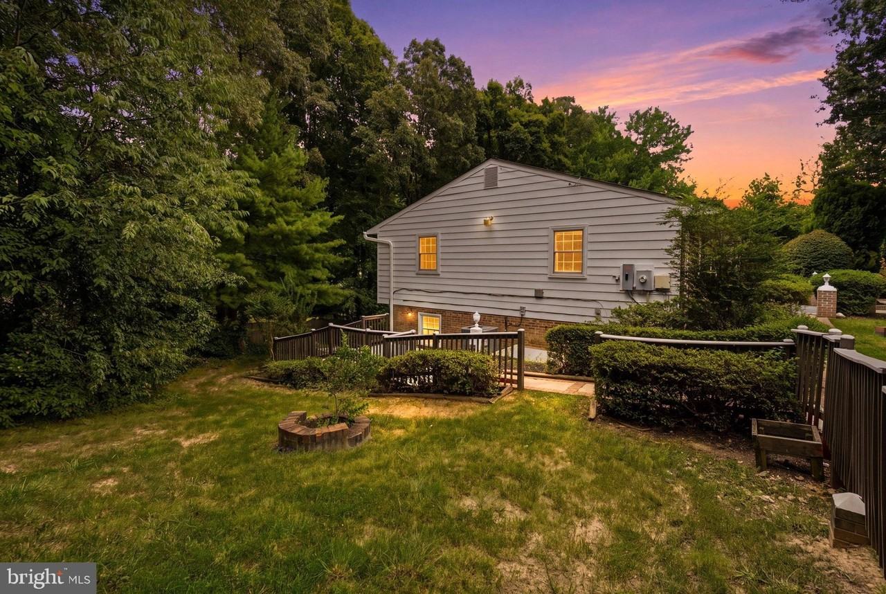 4915 Powell Rd - Photo 2 of 34