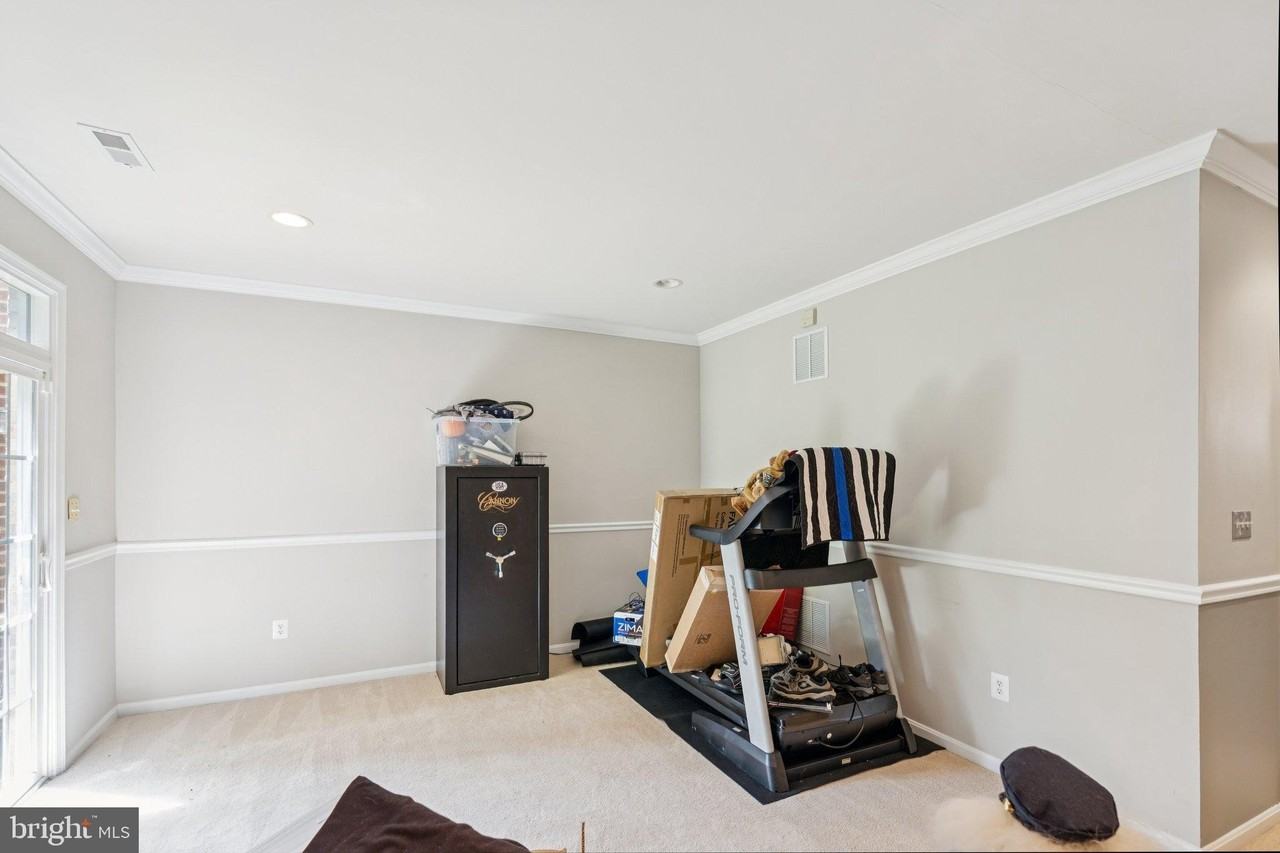 24722 Clock Tower Sq - Photo 5 of 25