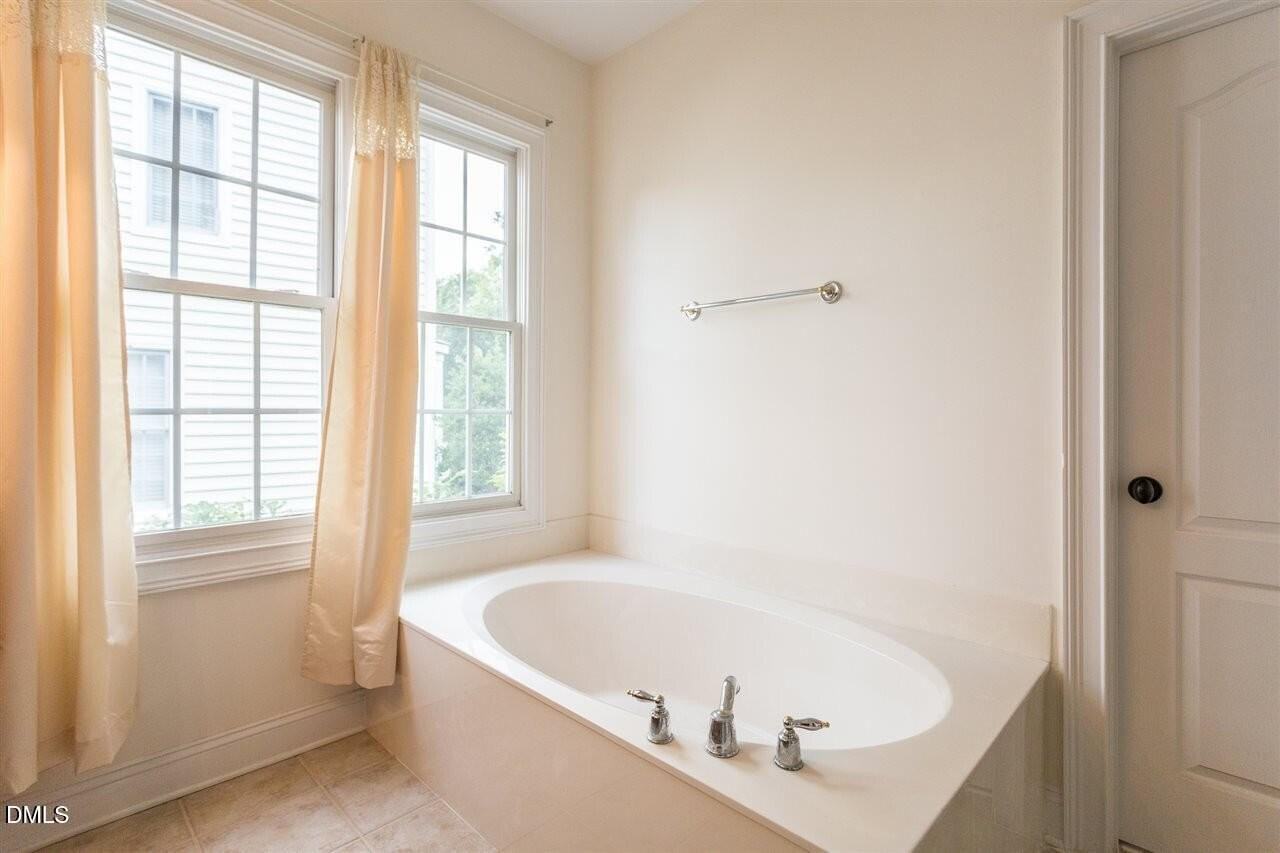 304 Star Magnolia Dr - Photo 5 of 33