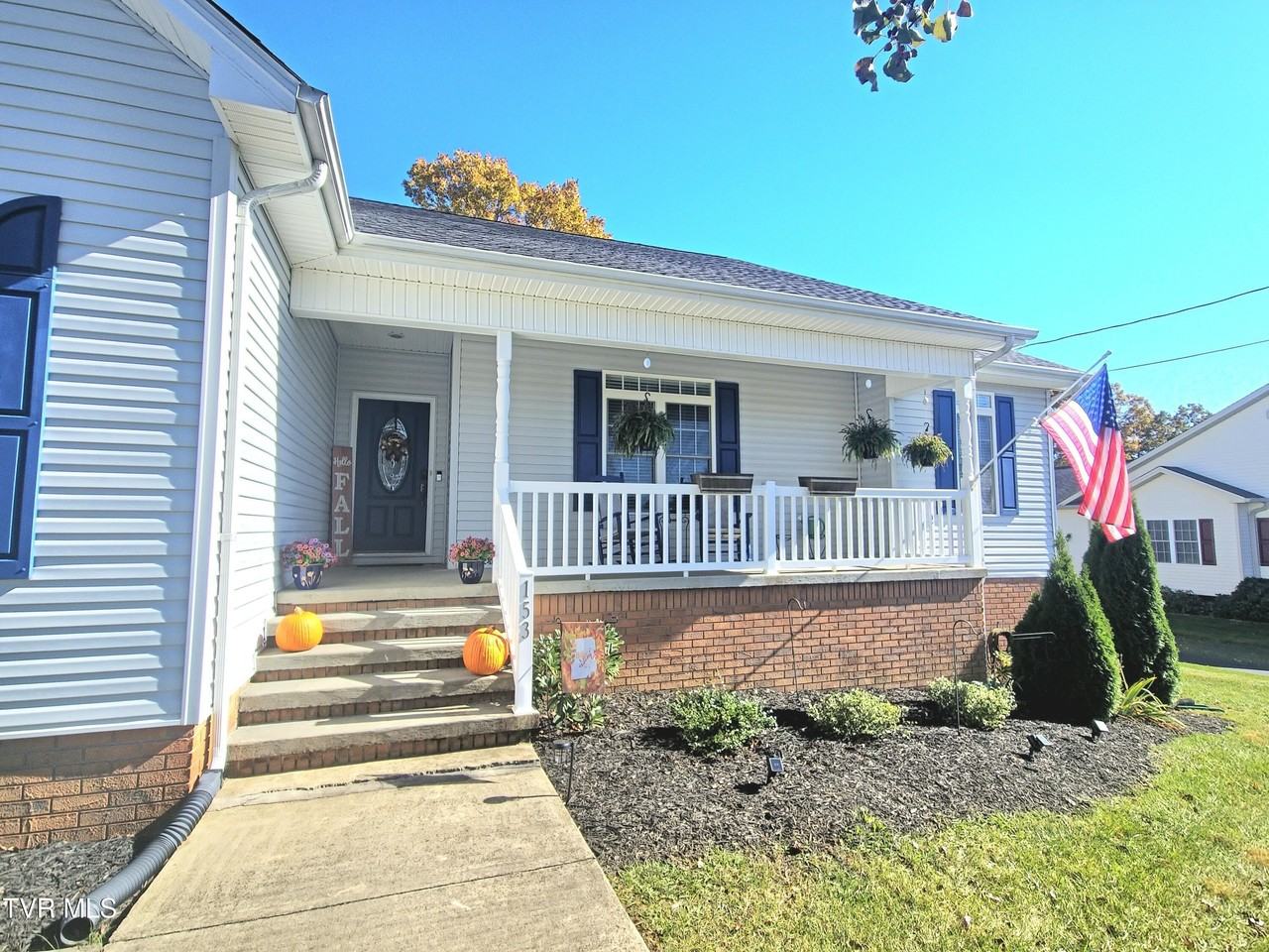 153 Sugar Plum Ln - Photo 4 of 37
