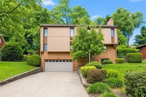 featured image of 421 Clair Dr