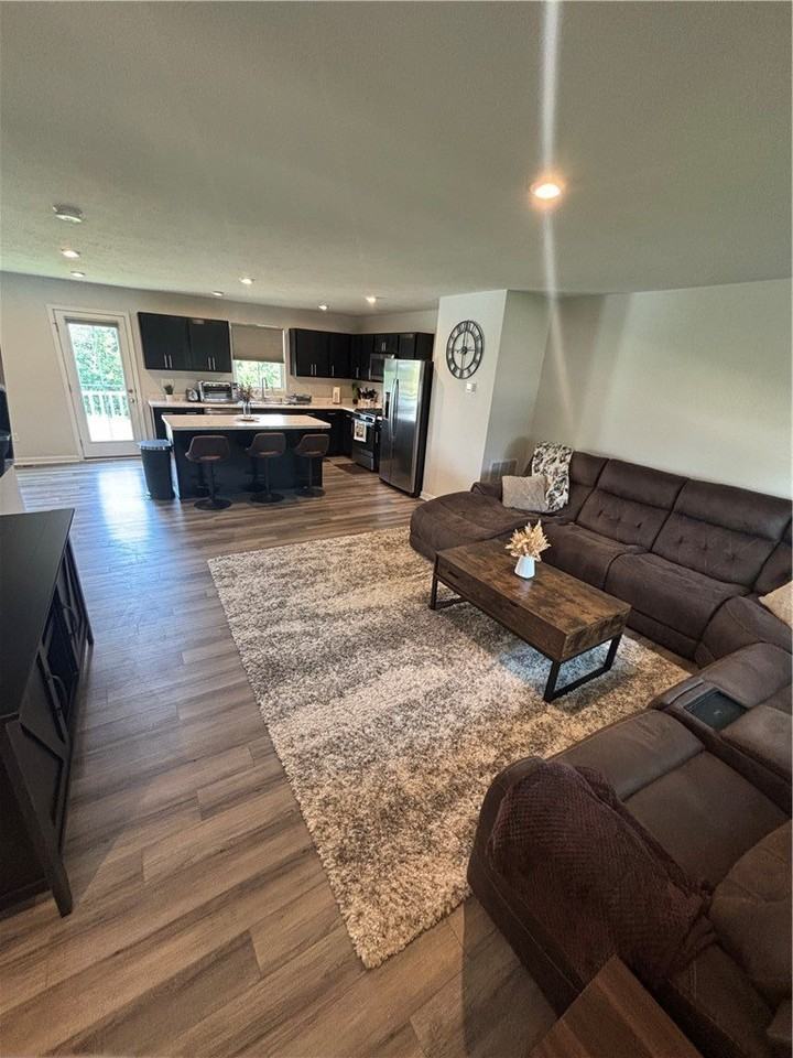 313 Ruth Ct - Photo 2 of 19