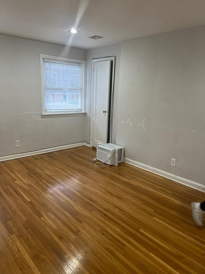 718 Ogden St #2RIGHT - Photo 2 of 14