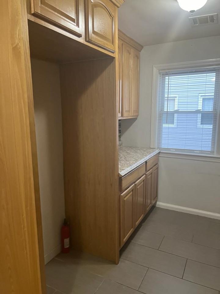 718 Ogden St #2RIGHT - Photo 4 of 14