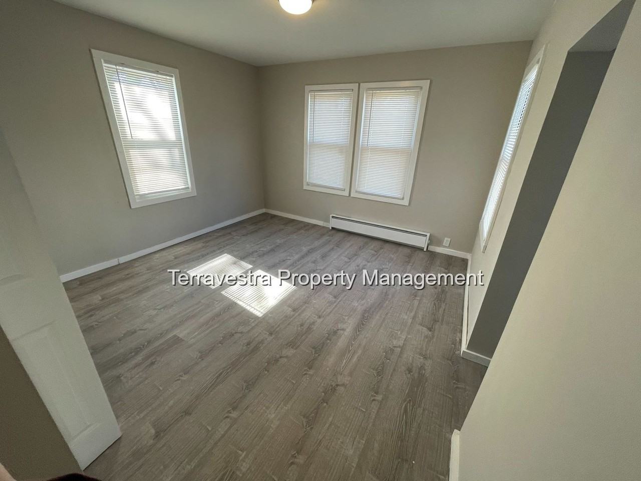309 E Main St #C - Photo 3 of 7