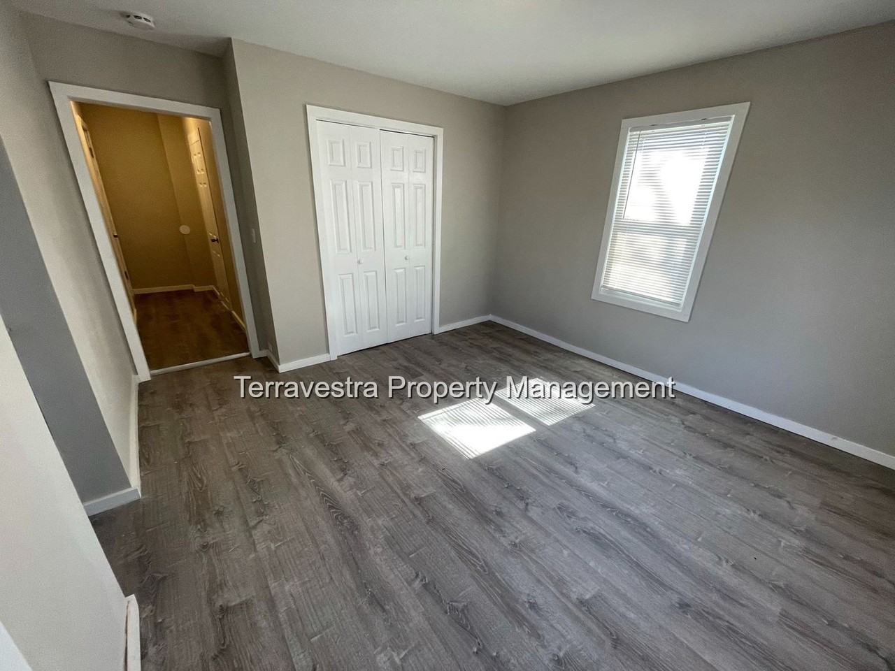 309 E Main St #C - Photo 5 of 7