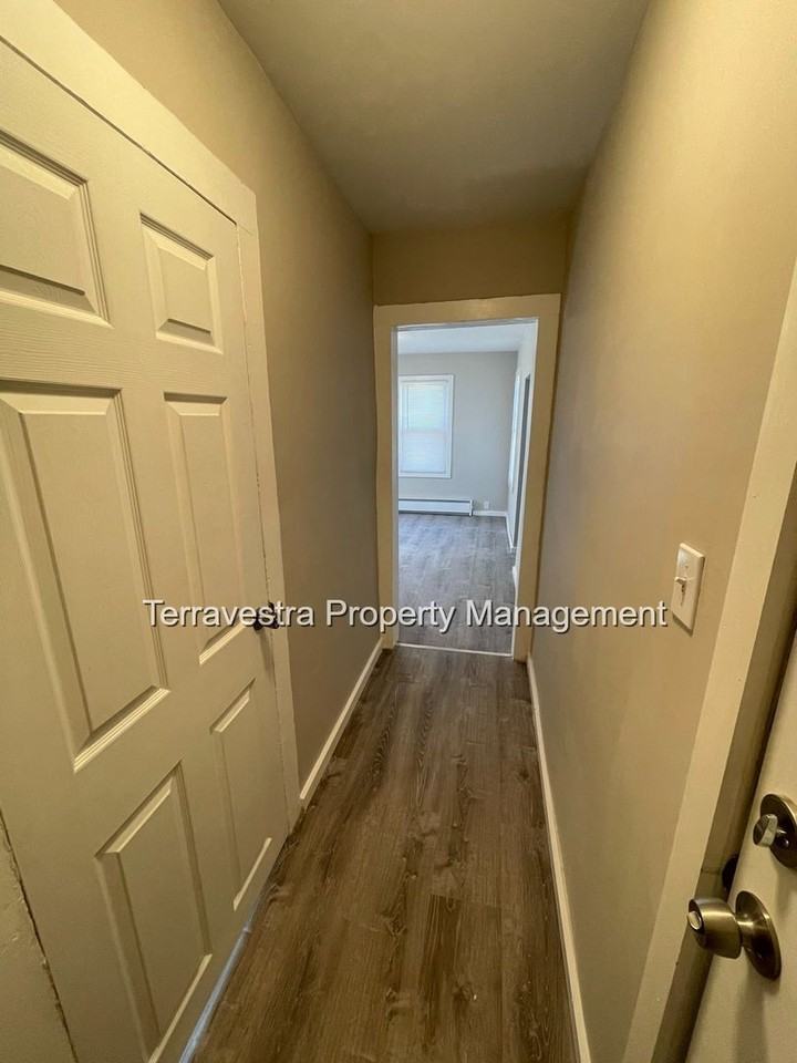 309 E Main St #C - Photo 6 of 7