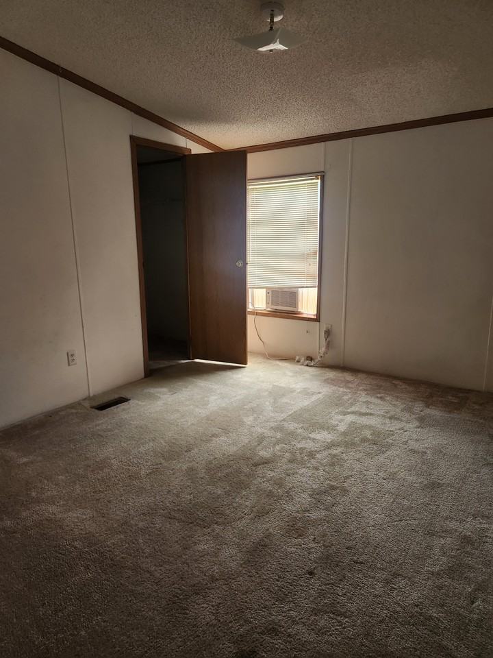 124 Phillips St #1 - Photo 5 of 9