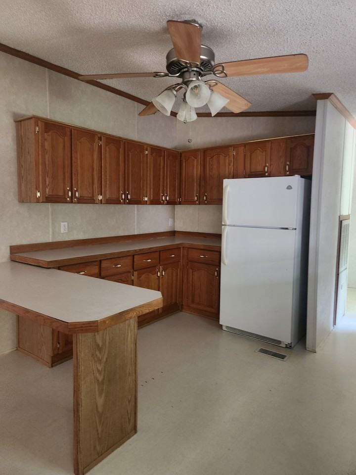 124 Phillips St #1 - Photo 6 of 9