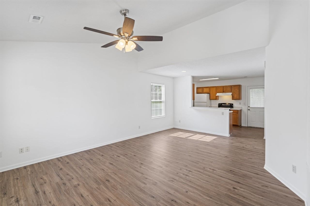 50255027 Geyser Blvd #5025 - Photo 2 of 19
