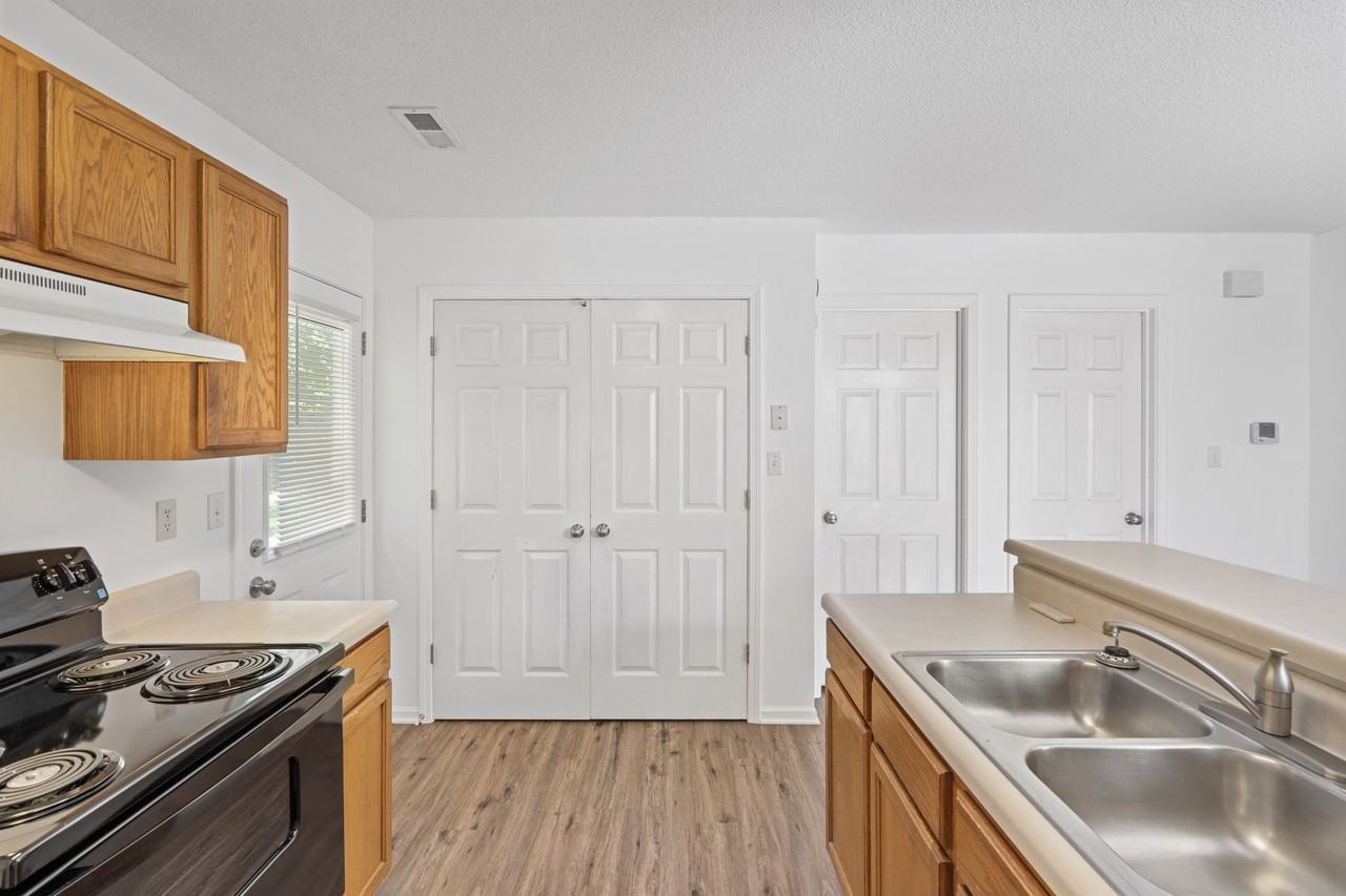 50255027 Geyser Blvd #5025 - Photo 5 of 19