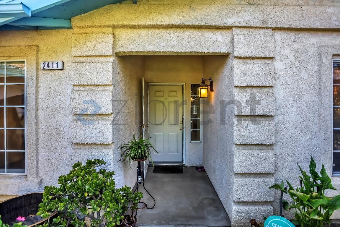2411 Berry St - Photo 6 of 30