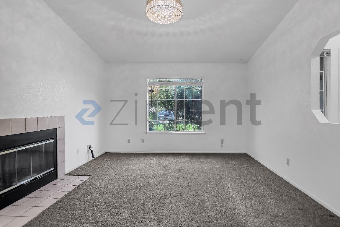 2411 Berry St - Photo 6 of 30