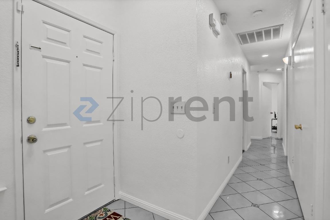 2411 Berry St - Photo 7 of 30