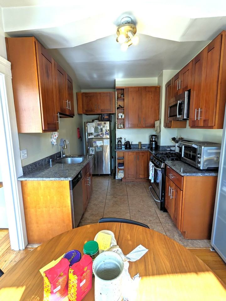 550 Lake St #304 - Photo 3 of 9