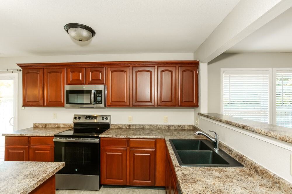 10718 Pavilion Dr - Photo 6 of 17