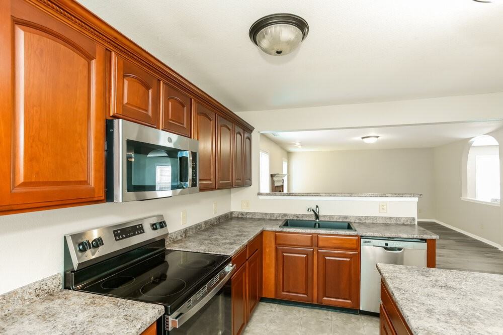 10718 Pavilion Dr - Photo 7 of 17