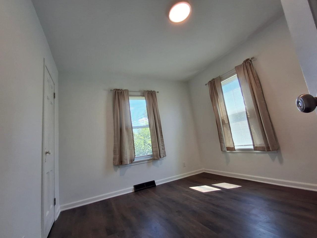 179 North Sylvan Avenue - Photo 6 of 7