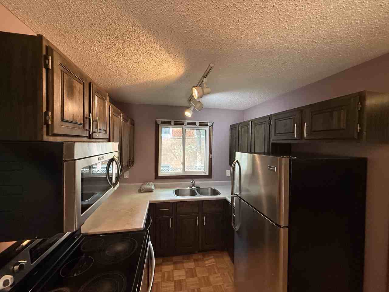227 Edison Ave - Photo 7 of 21