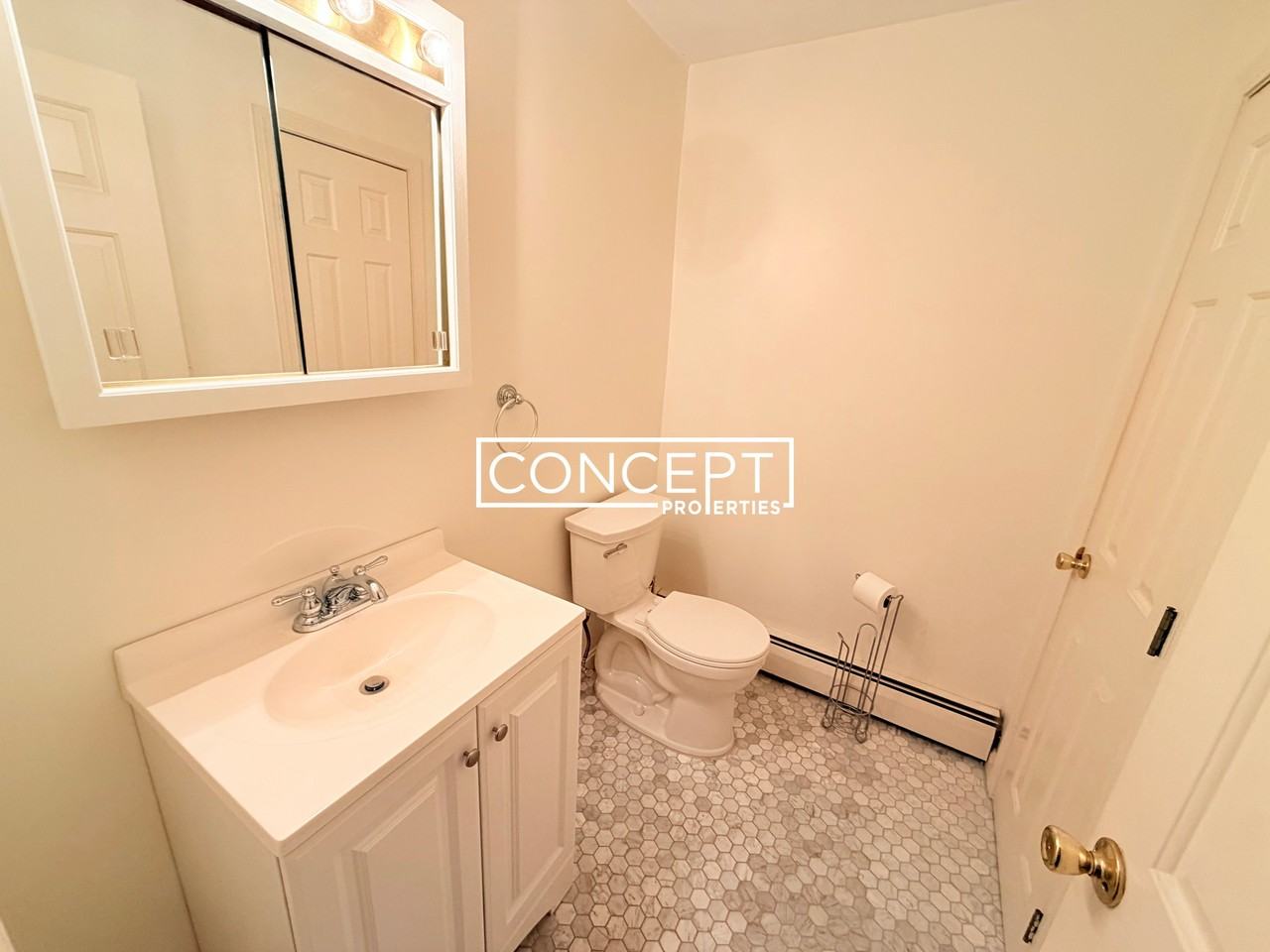 107 Bolton St - Photo 5 of 9