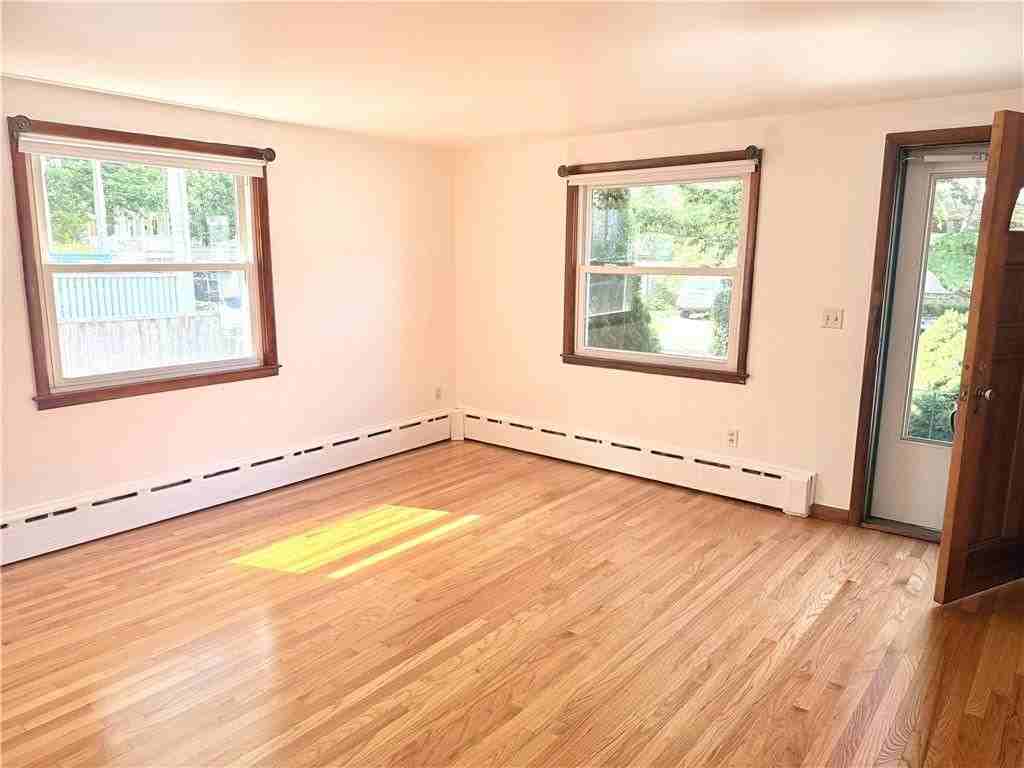25 Thurston Ave ##B - Photo 5 of 29