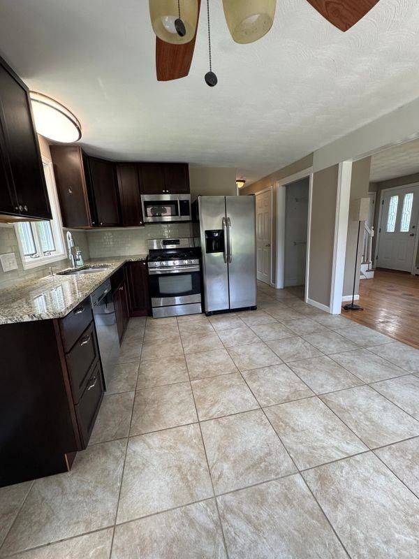 89 Florida Dr - Photo 5 of 19