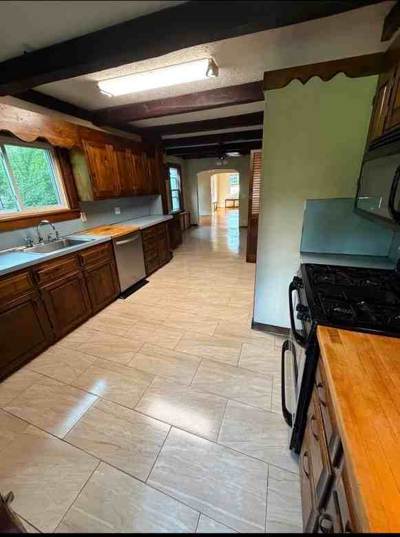 506 Main St - Photo 4 of 6