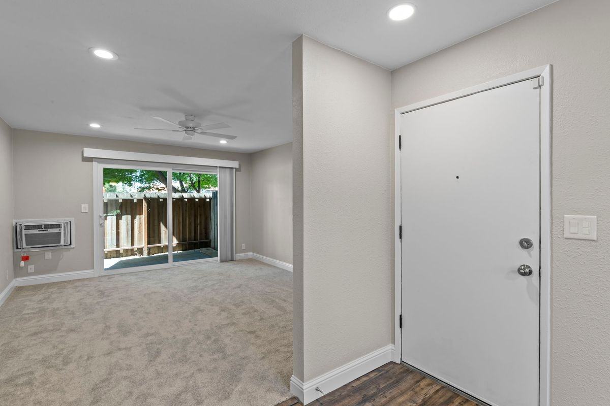 975 Murrieta Blvd ##5 - Photo 4 of 32