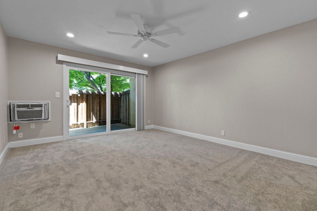 975 Murrieta Blvd ##5 - Photo 5 of 32