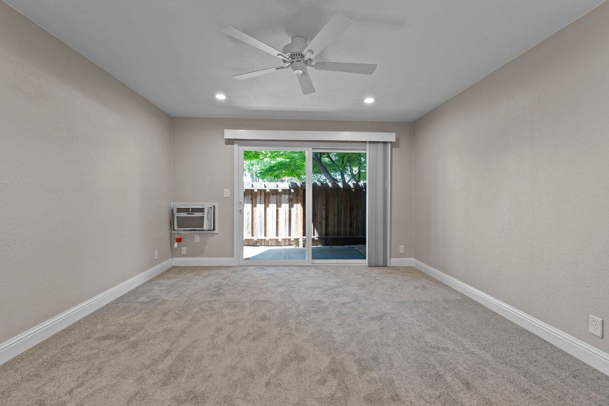 975 Murrieta Blvd ##5 - Photo 6 of 32