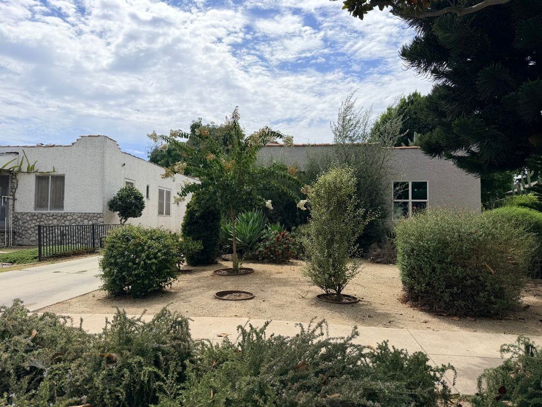 1225 S Sierra Vista Ave - Photo 2 of 3