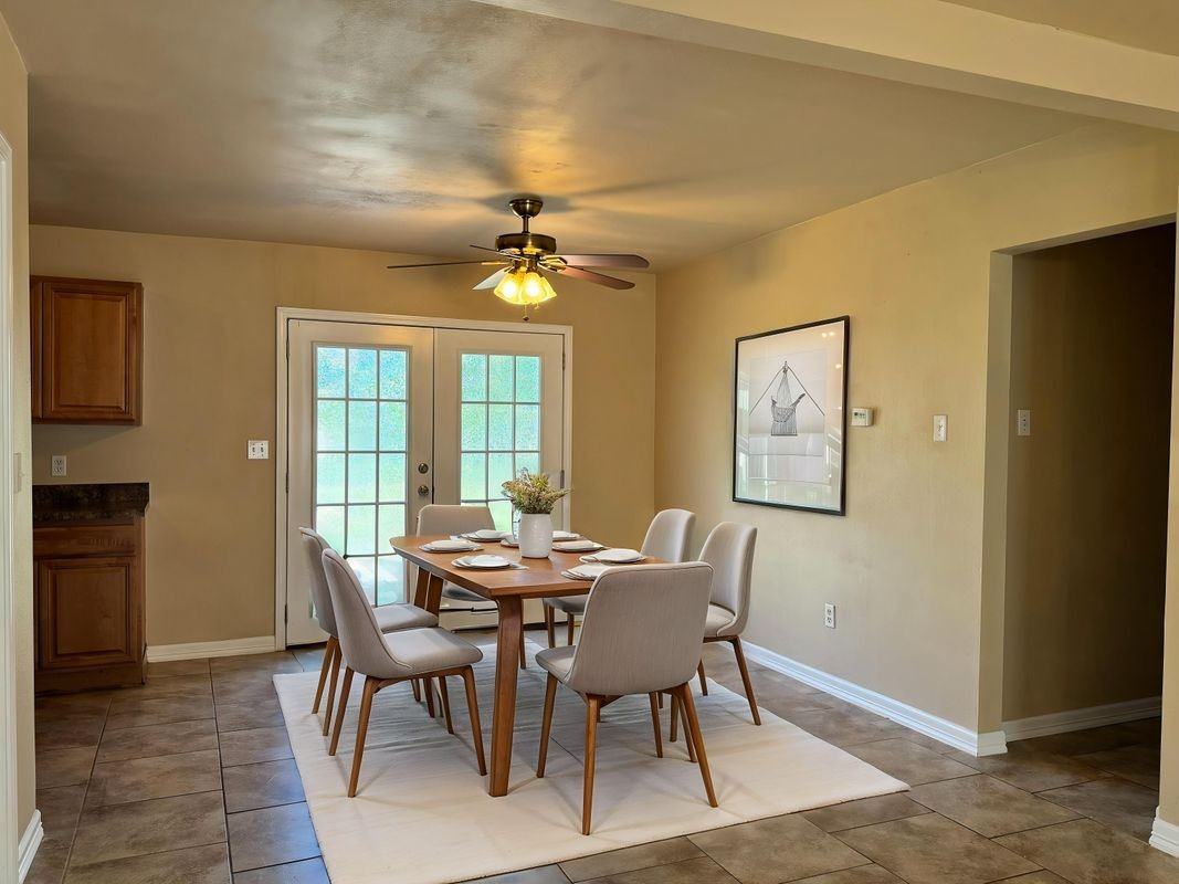 9606 Shady Tree Ln - Photo 5 of 25