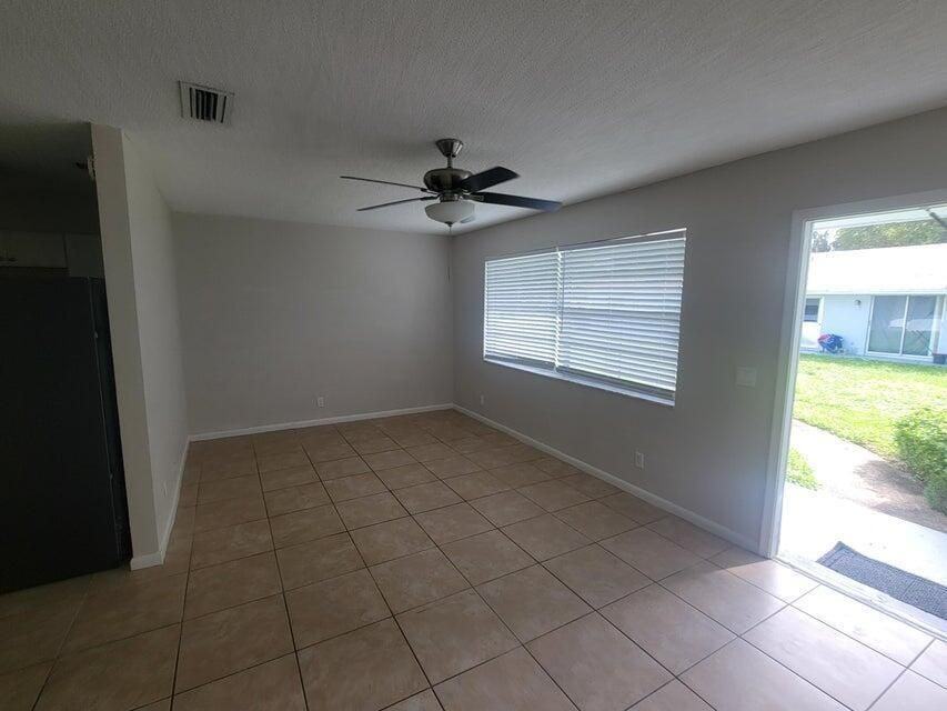 242 Se 24th Ave - Photo 7 of 11
