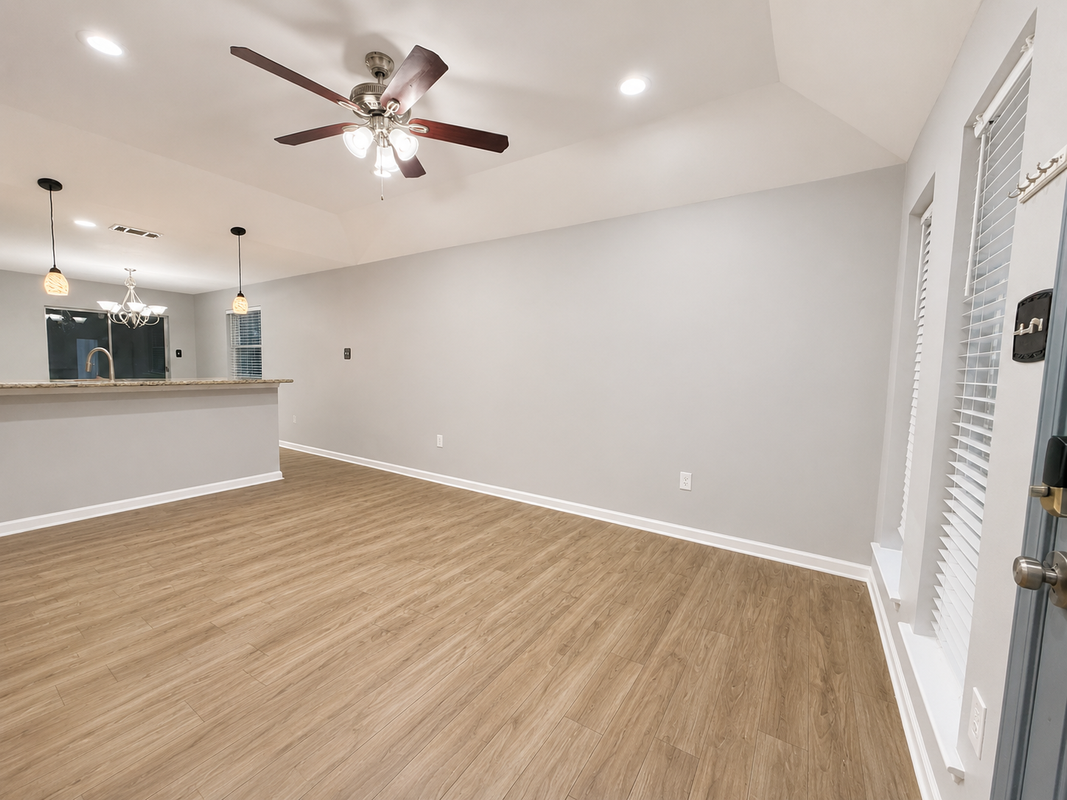 5908 Becker St - Photo 2 of 8