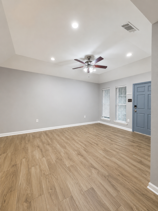 5908 Becker St - Photo 3 of 8