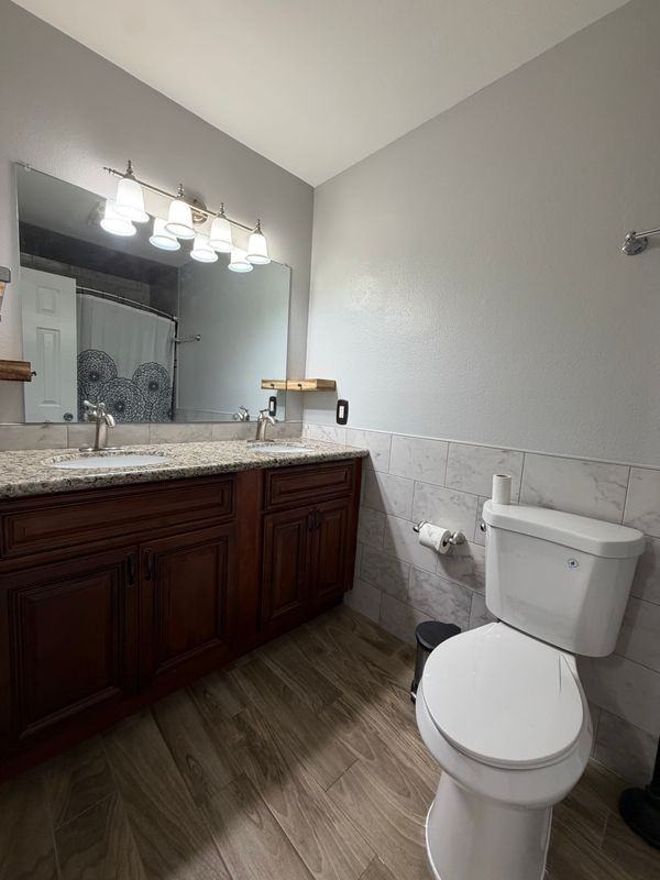5908 Becker St - Photo 5 of 8