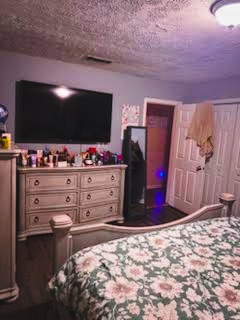 8145 Oak St - Photo 5 of 8