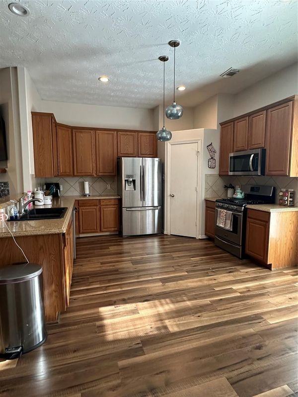 1875 Redwood Ln - Photo 4 of 4