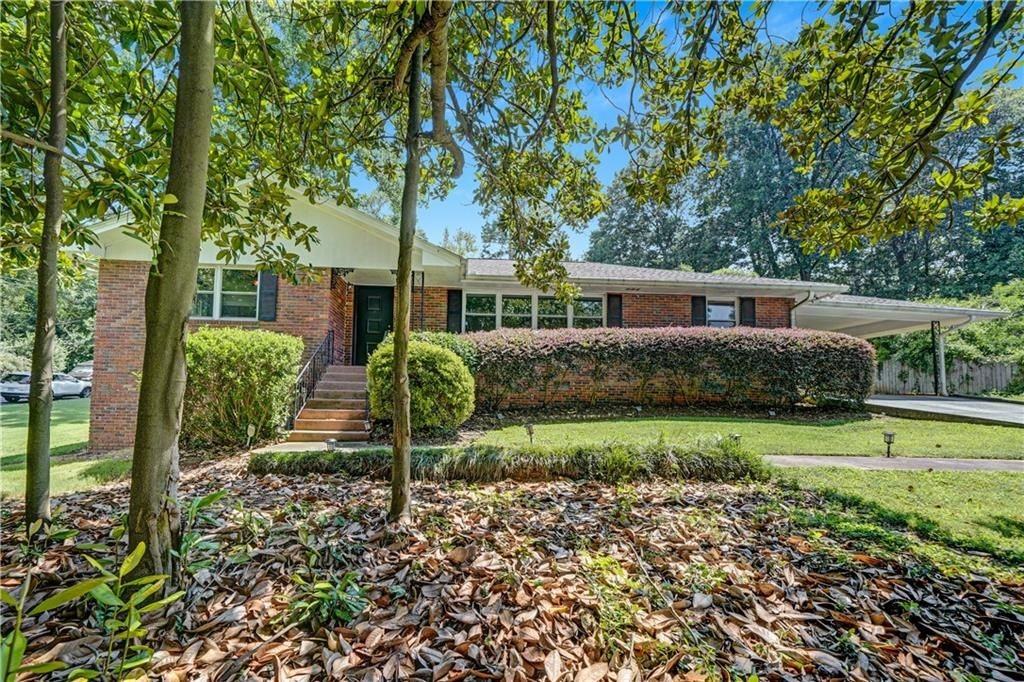 2127 Desmond Dr - Photo 3 of 25
