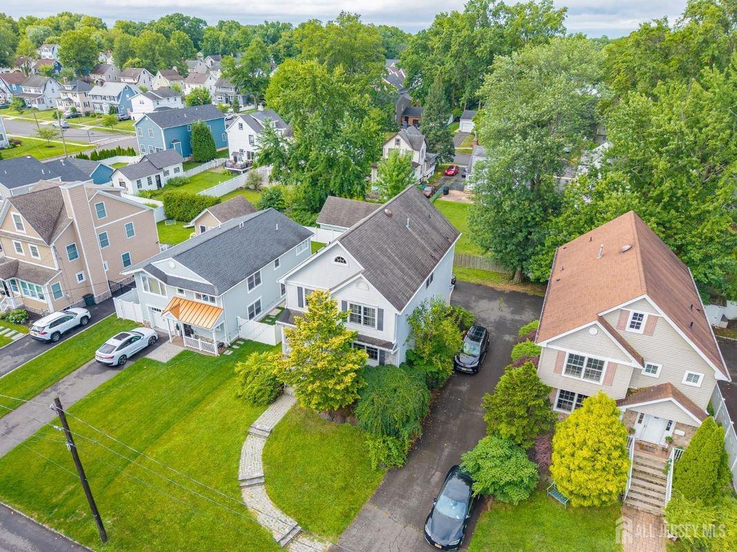 812 Columbus Ave - Photo 3 of 40