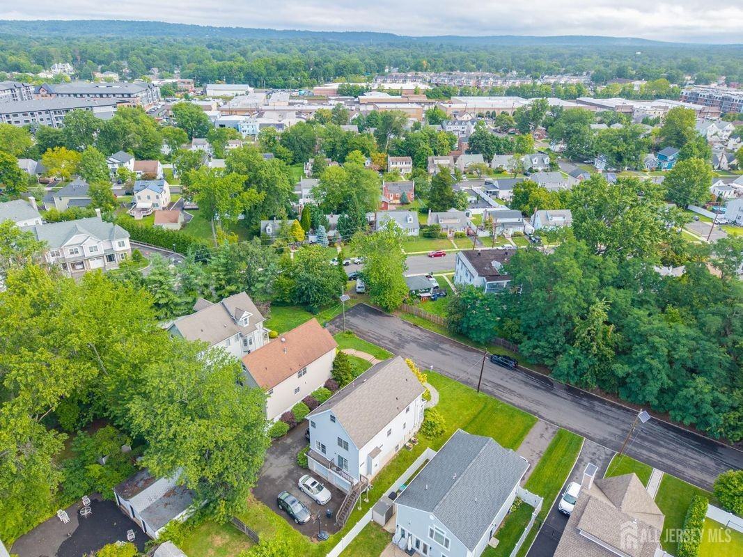 812 Columbus Ave - Photo 4 of 40