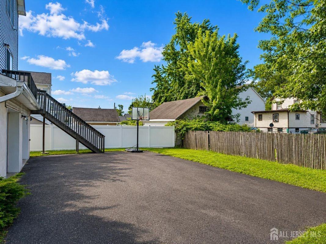 812 Columbus Ave - Photo 6 of 40
