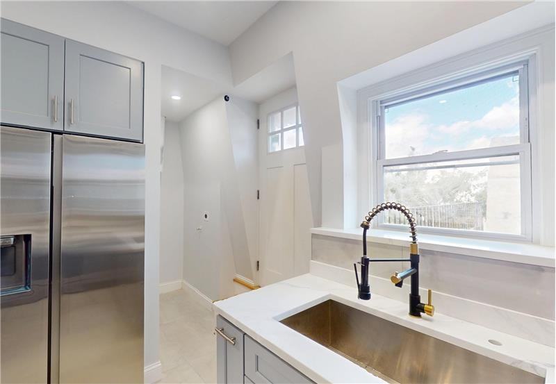 14 King St #3 - Photo 4 of 14